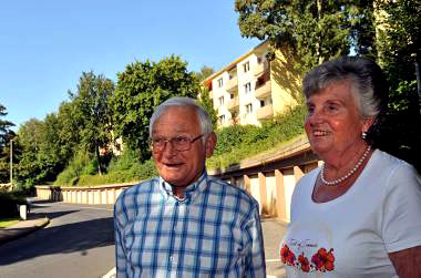 Hans und Uschi Klinkusch leben seit 50 Jahren in Mathildenhof. BILD: RALF KRIEGER